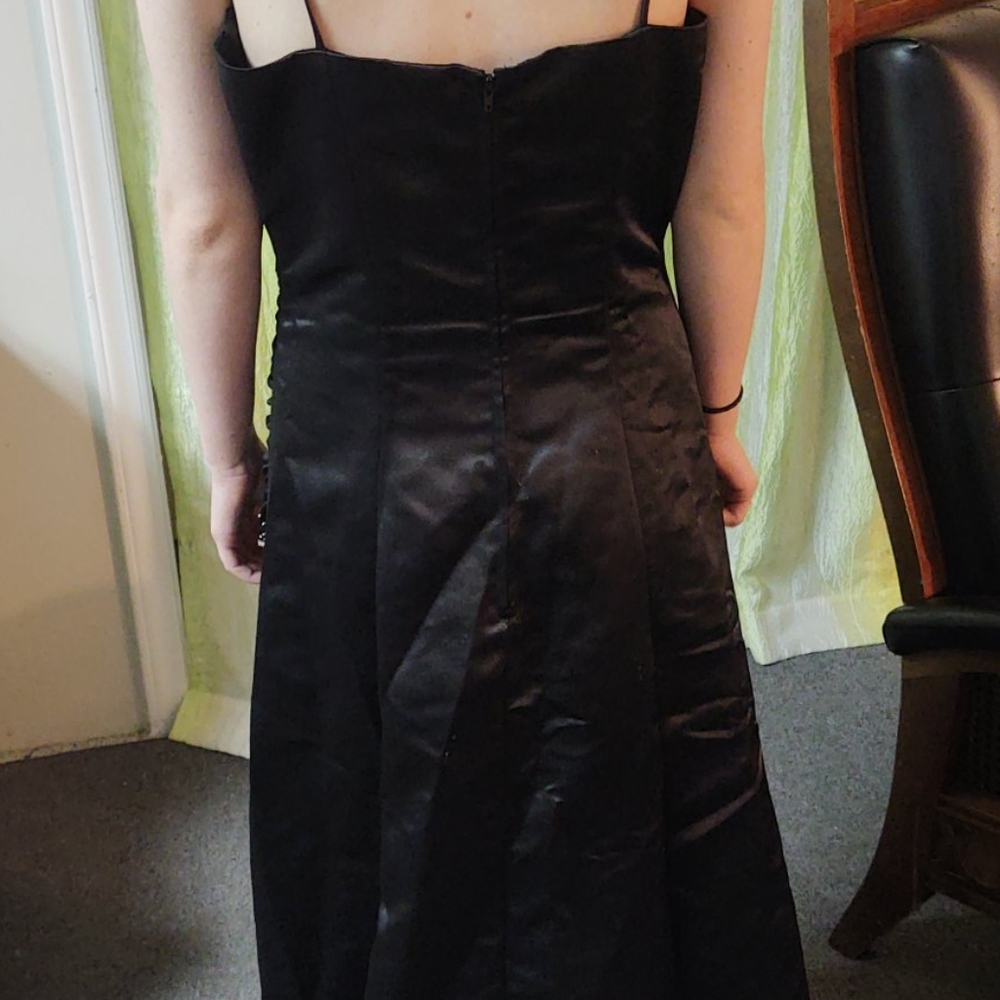 Dress - Picture 4 of 7